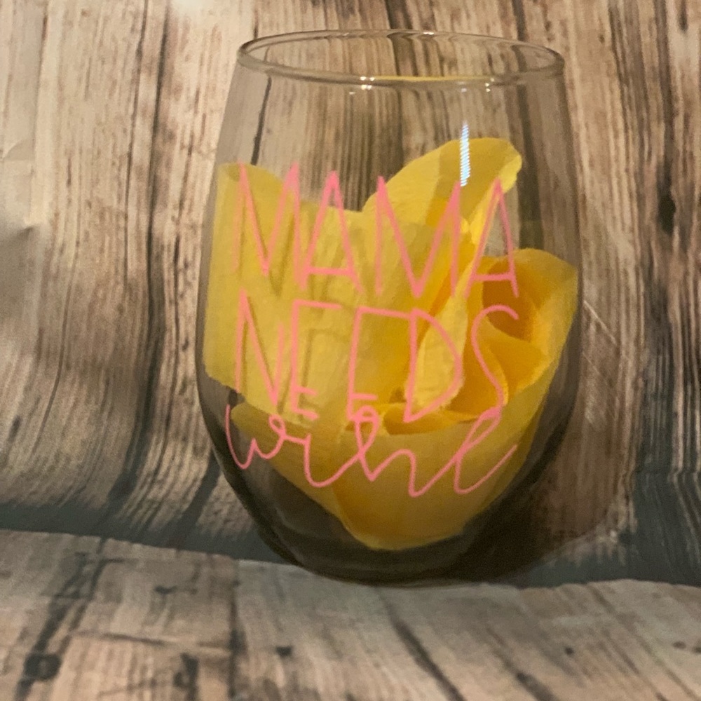 Mama needs wine, mother day gift, wine glass,
